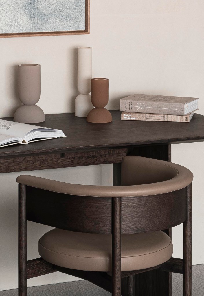 A minimalist corner in the room
